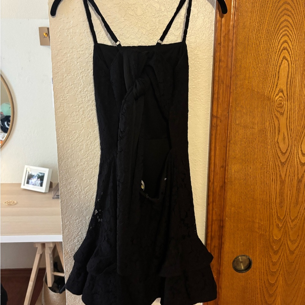 Elegant Black Lace Mini Dress - Picture 2 of 4